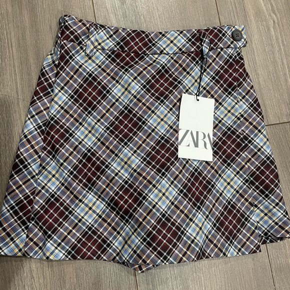 Zara skirt with hidden shorts - Picture 1 of 2
